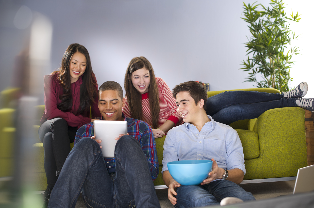 7 WAYS TV LIED TO US ABOUT LIFE AFTER COLLEGE 7 WAYS TV LIED TO US ABOUT LIFE AFTER COLLEGE